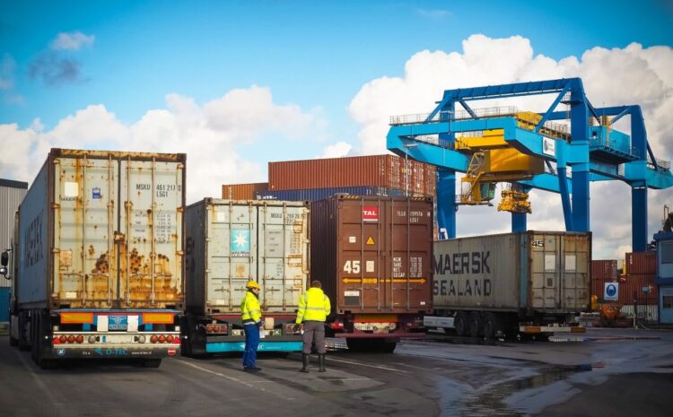  Loading a Container Onto a Truck